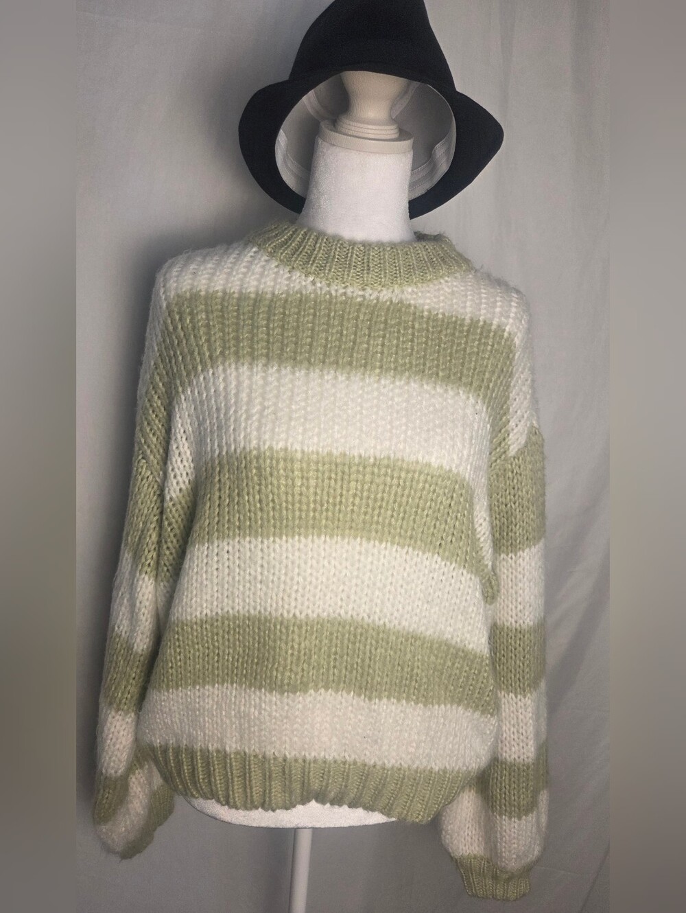 Cozy Stripe Crewneck Sweater - Cream & Light Green